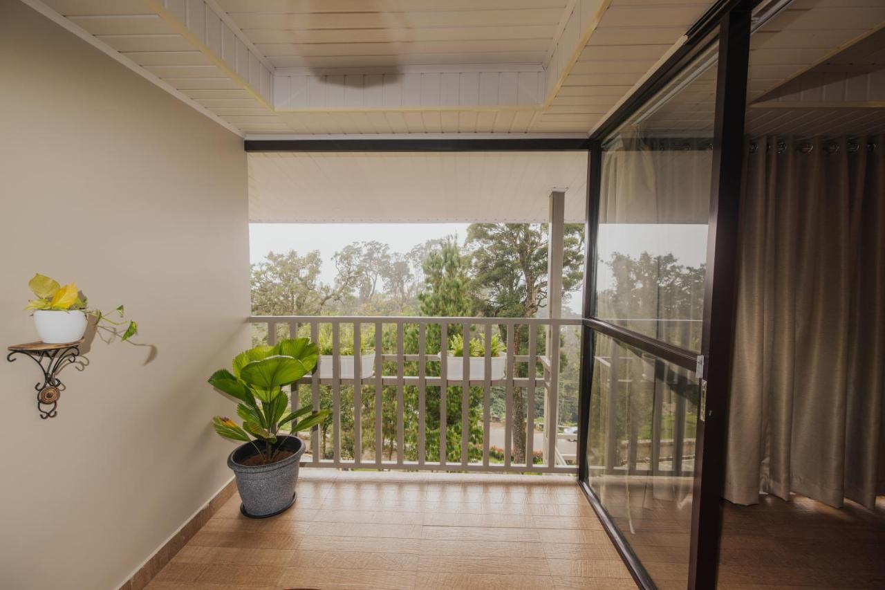 Misty Courtyard Resort Chinnakanal 외부 사진