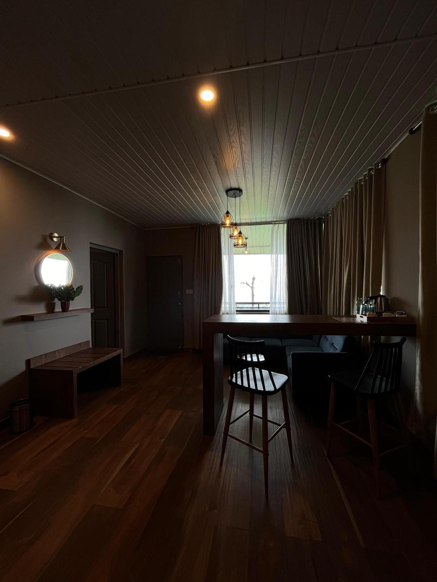 Misty Courtyard Resort Chinnakanal 외부 사진