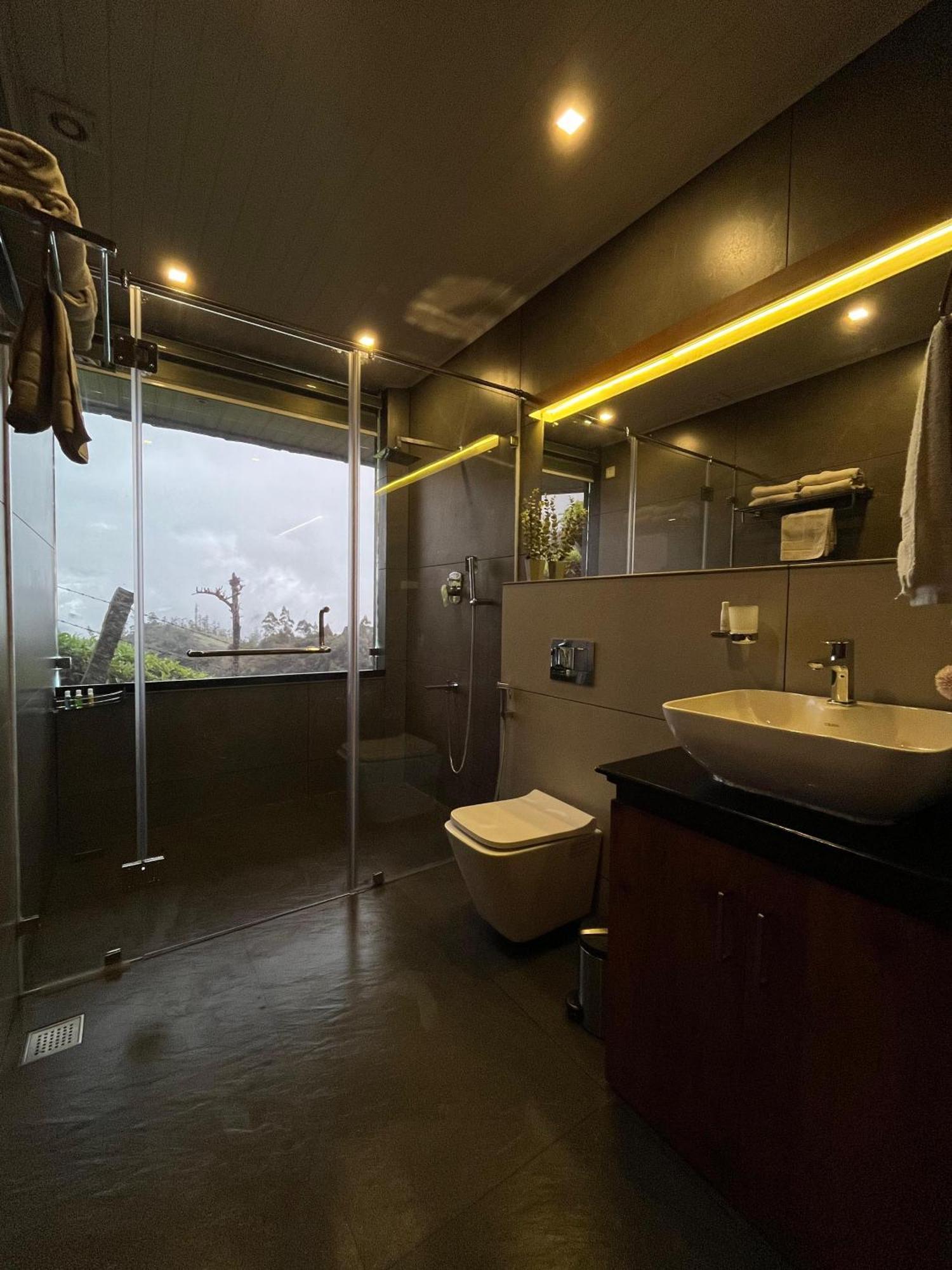 Misty Courtyard Resort Chinnakanal 외부 사진
