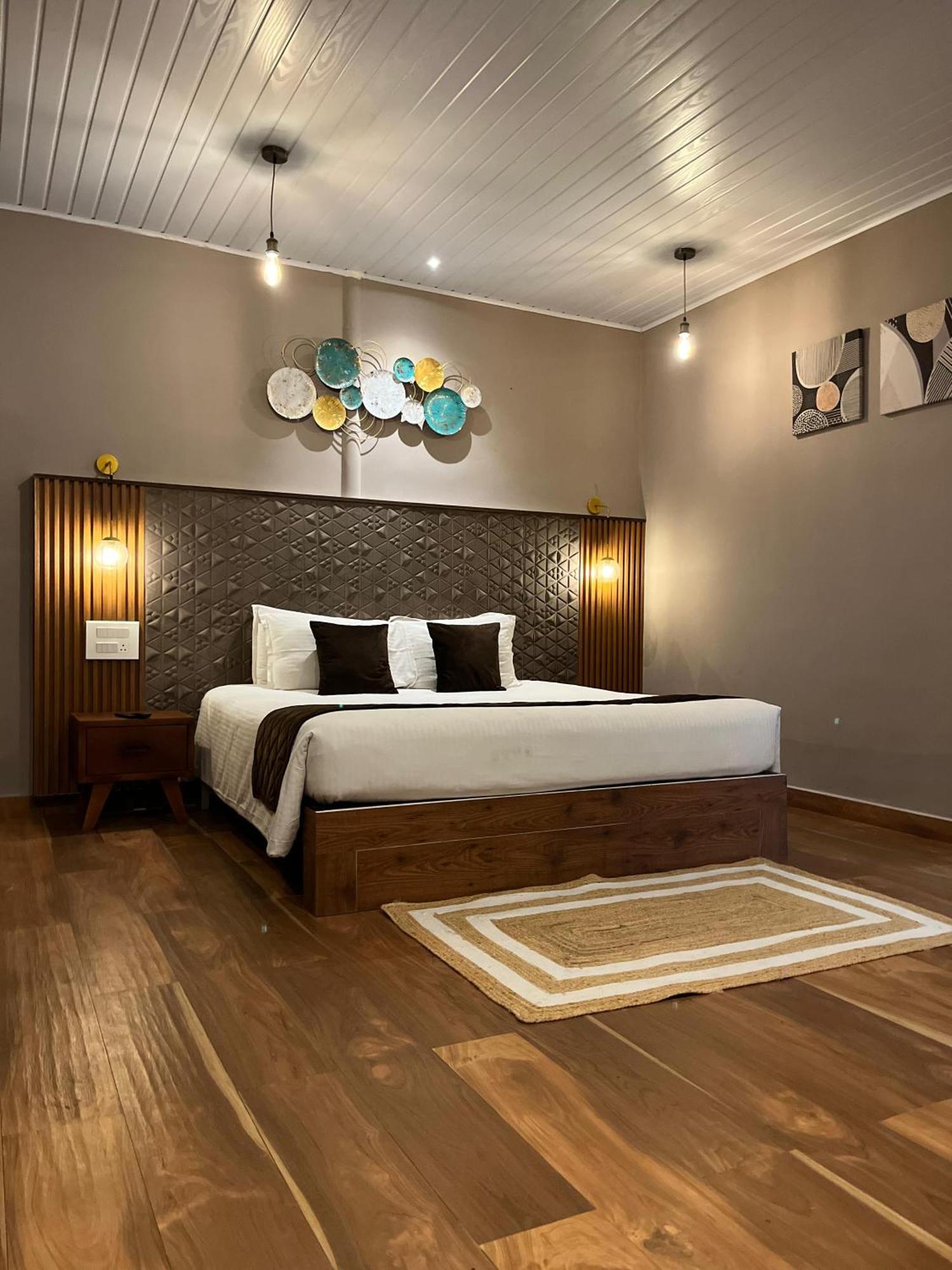 Misty Courtyard Resort Chinnakanal 외부 사진
