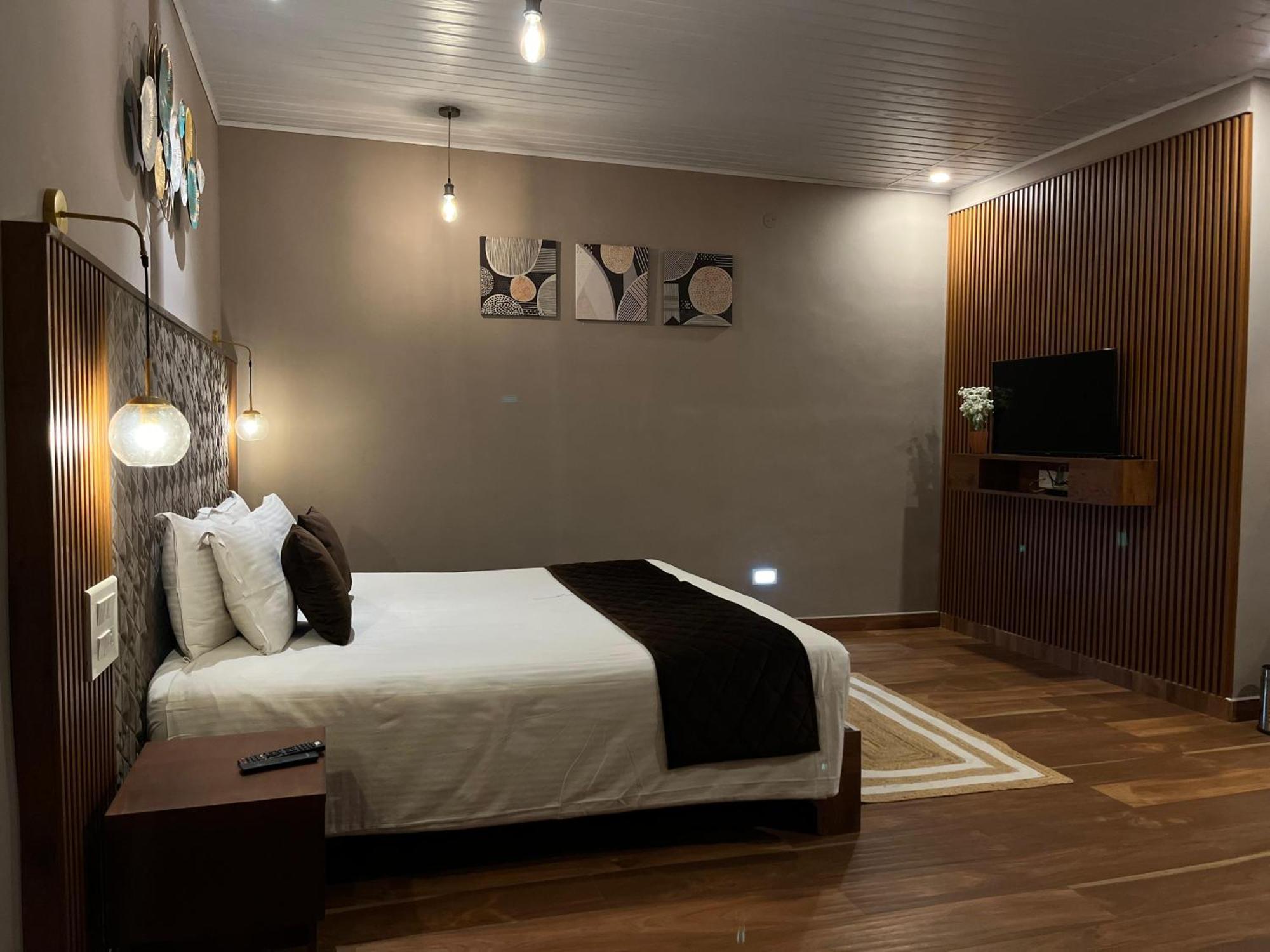 Misty Courtyard Resort Chinnakanal 외부 사진