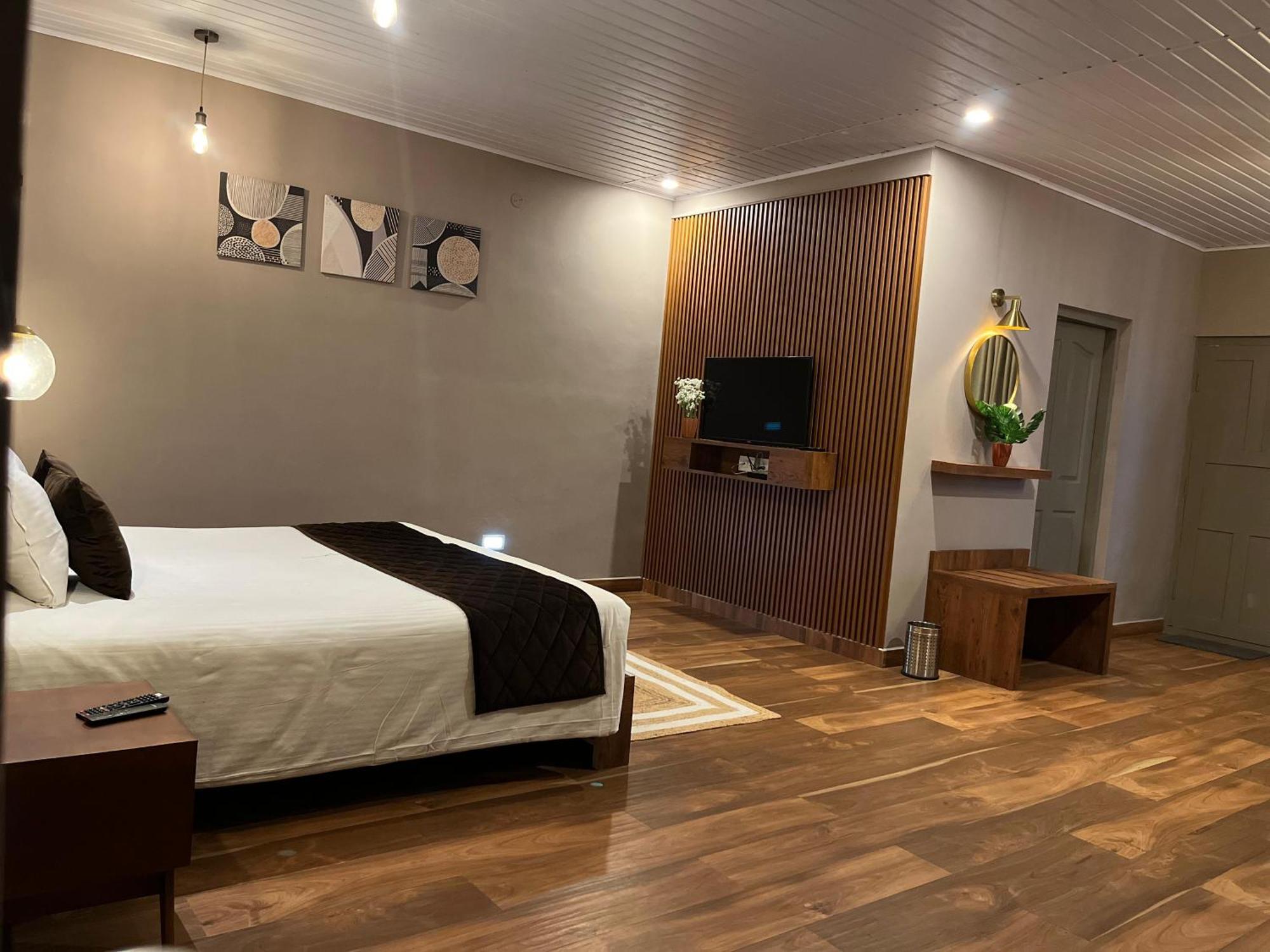Misty Courtyard Resort Chinnakanal 외부 사진