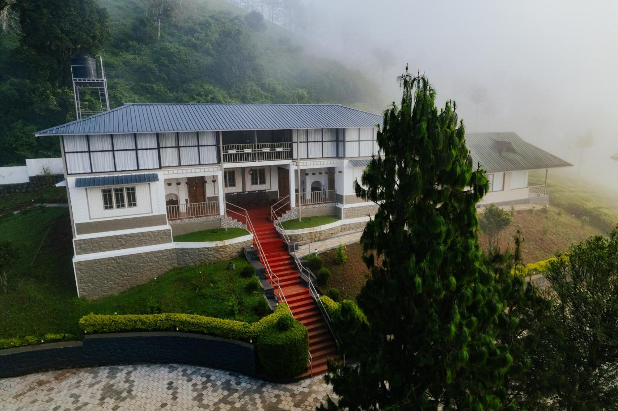 Misty Courtyard Resort Chinnakanal 외부 사진